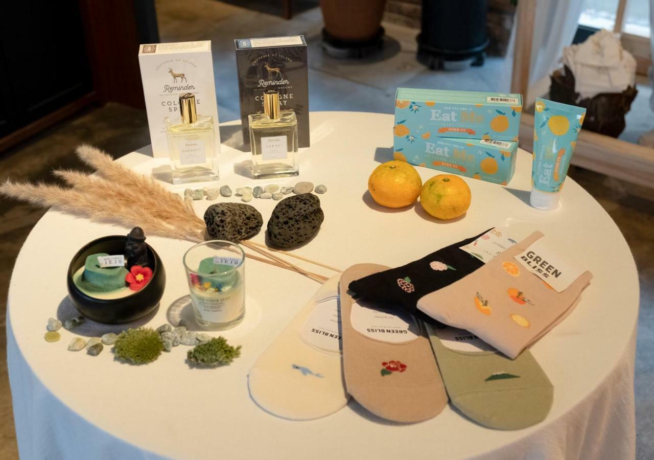Playce Camp Jeju Hotel Oso-ri Eksteriør billede