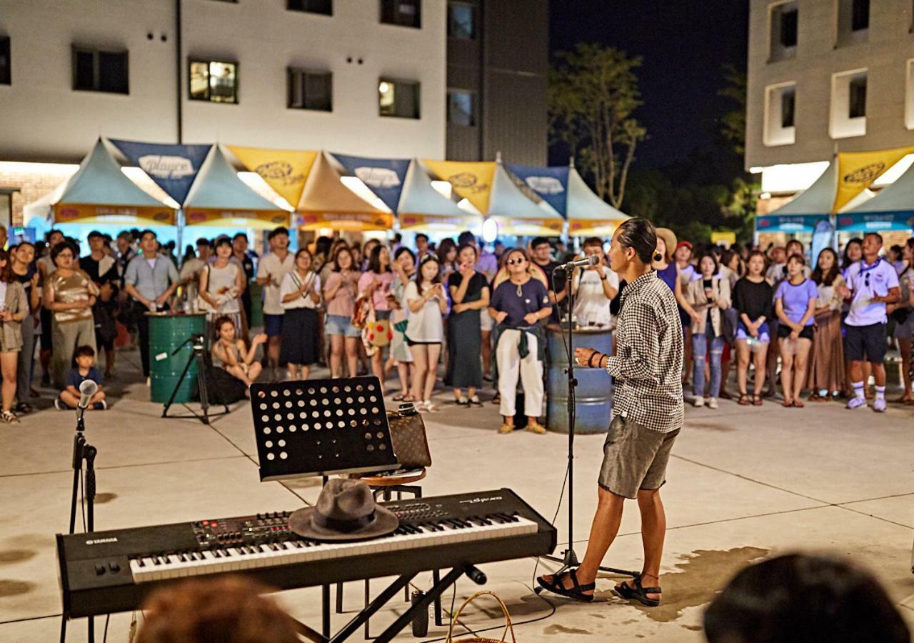 Playce Camp Jeju Hotel Oso-ri Eksteriør billede